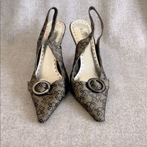 Vintage BCBGirls short pointed toe heels